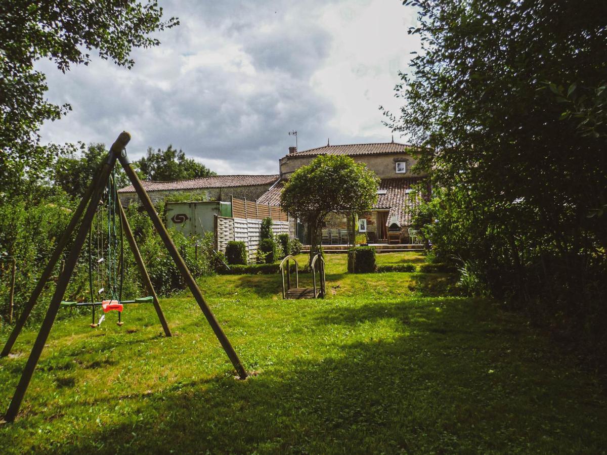 La Laujere Ivie - Gite & Piscine Privative Saint-Hilaire-du-Bois  エクステリア 写真