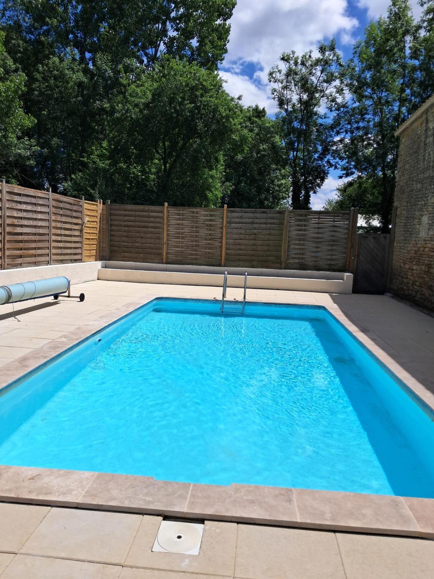 Saint-Hilaire-du-Bois  La Laujere Ivie - Gite & Piscine Privativeヴィラ エクステリア 写真